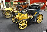Fiaty 12/16 HP (vlevo) a 3½ HP, 1902 a 1899