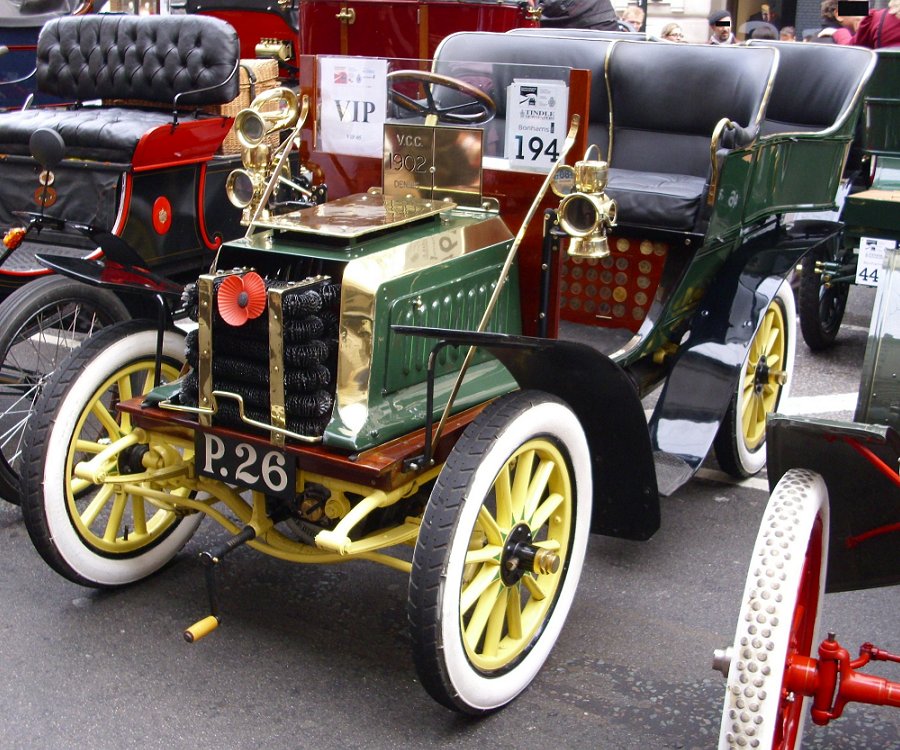 Dennis 8 HP Tonneau