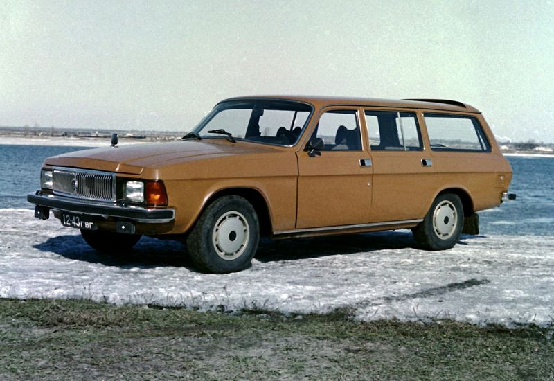 GAZ 31022 Volga Universal