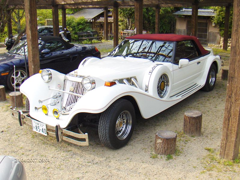 Mitsuoka Dore