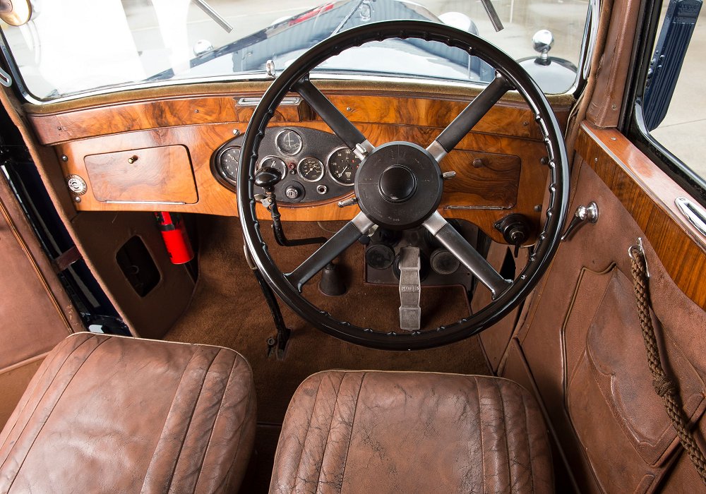 Morris Isis Six