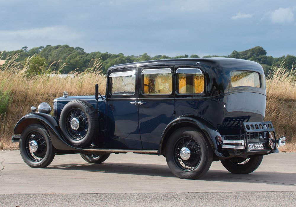 Morris Isis Six