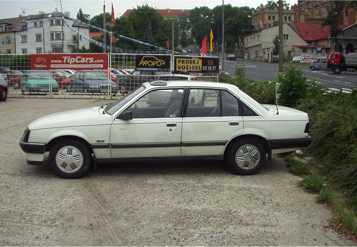 Opel Rekord 2.2 i