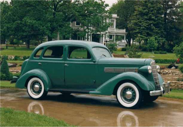 Reo Flying Cloud Sedan