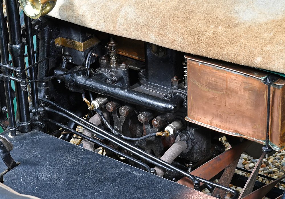 Vall�e Vis-a-Vis 4 CV, 1897