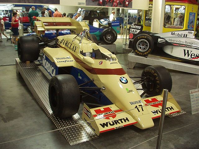 fotografie auta, kliknutm okno zavete