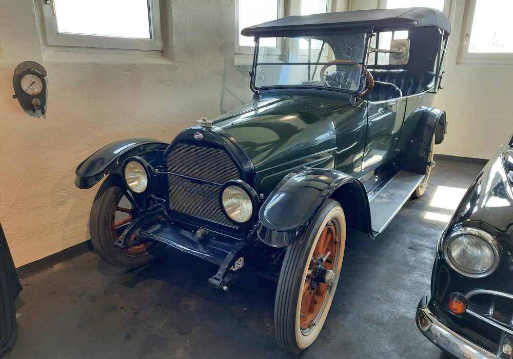 Overland Model 85-6 Touring Light Six, 1917