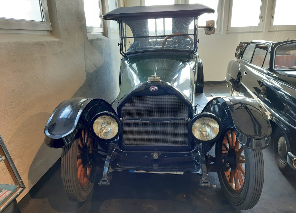 Overland Model 85-6 Touring Light Six, 1917