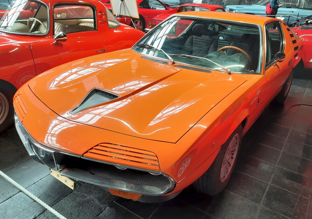 Alfa Romeo Montreal