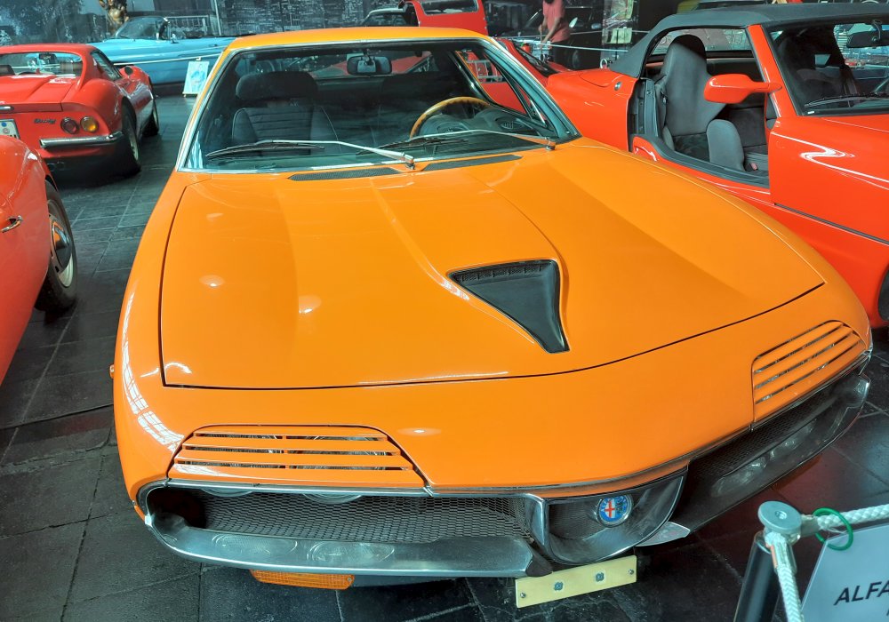 Alfa Romeo Montreal