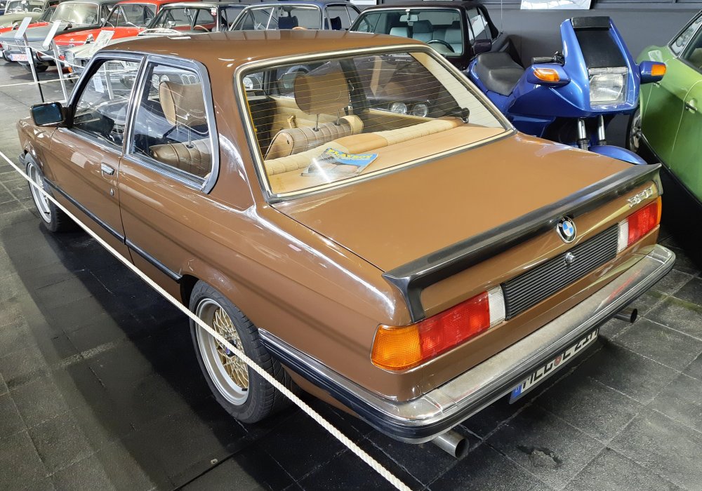 BMW 320