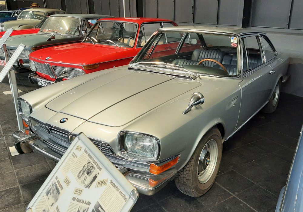 BMW 3000 V8