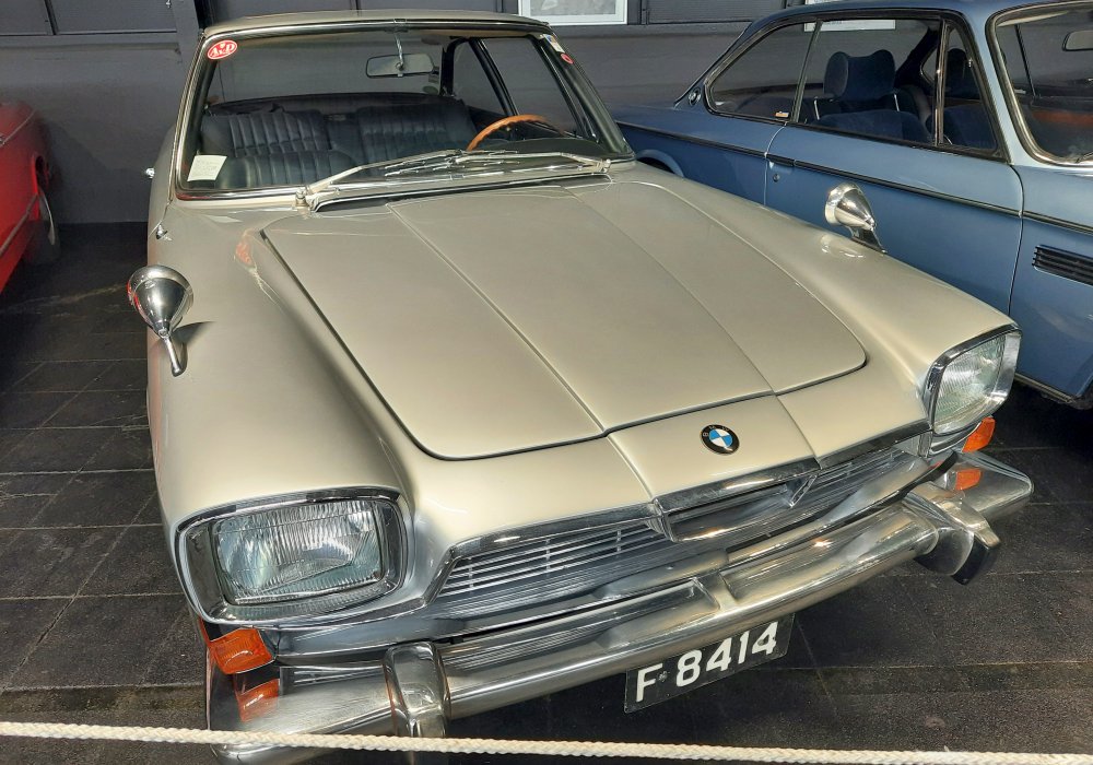 BMW 3000 V8