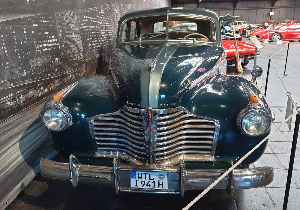 Buick Eight Super 50 Touring Sedan, 1941