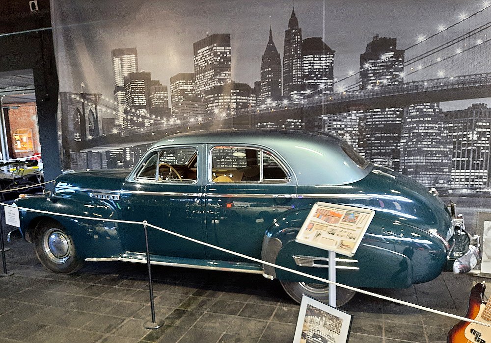 Buick Eight Super 50 Touring Sedan, 1941
