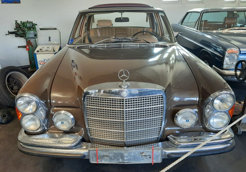 Mercedes-Benz 250 SE