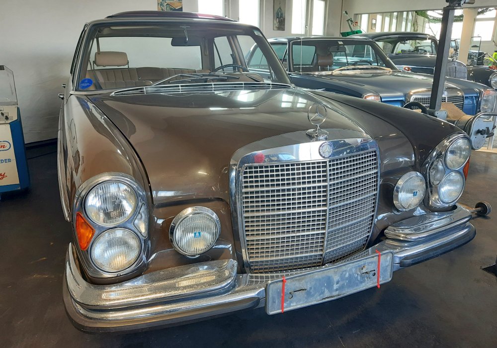 Mercedes-Benz 250 SE