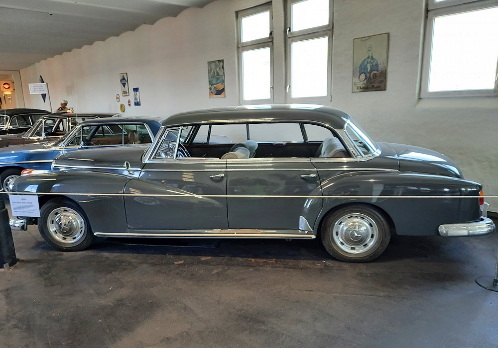 Mercedes-Benz 300 d