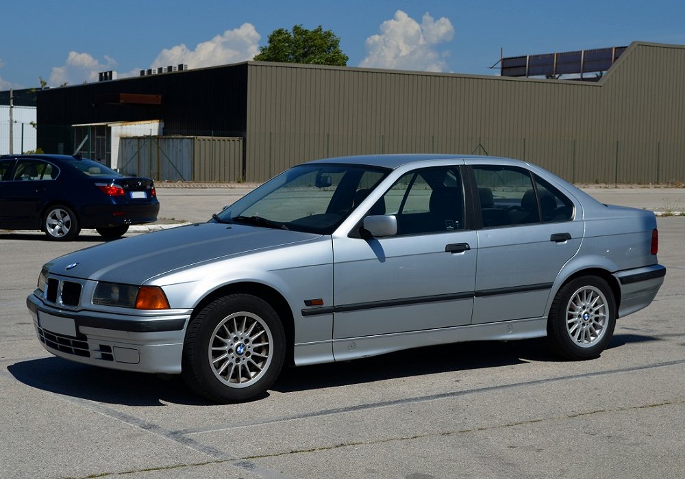 BMW 320i, 1990