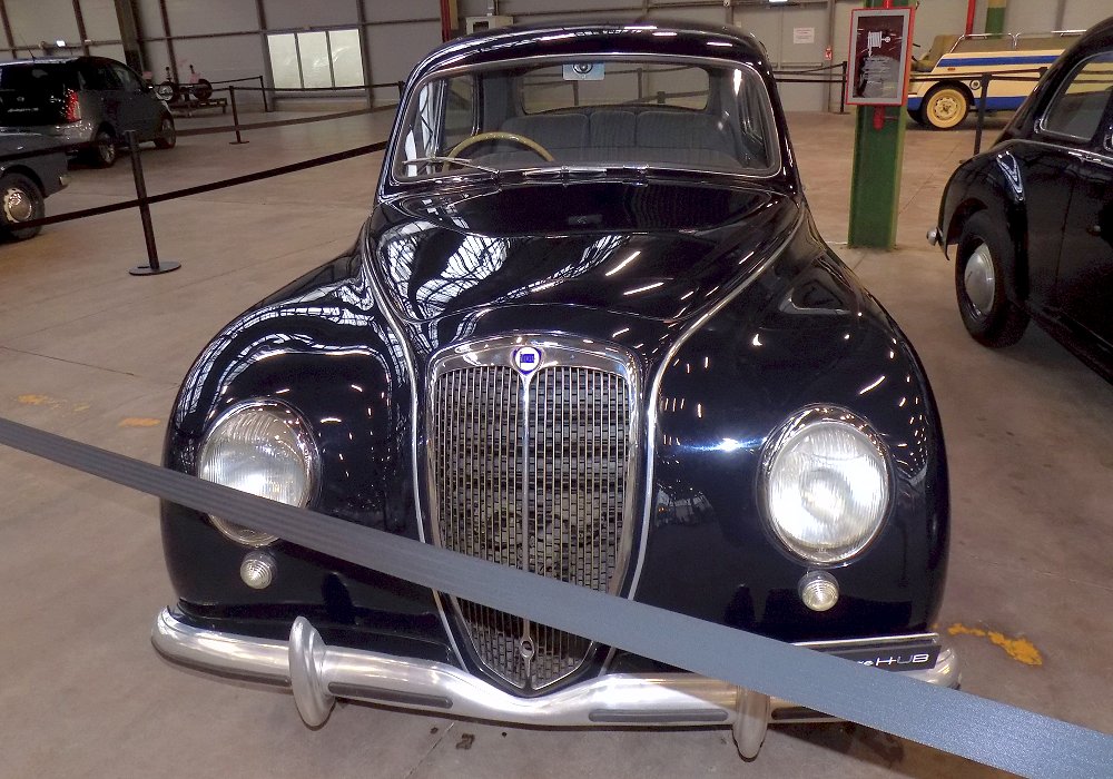 Lancia Aurelia B10 Berlina