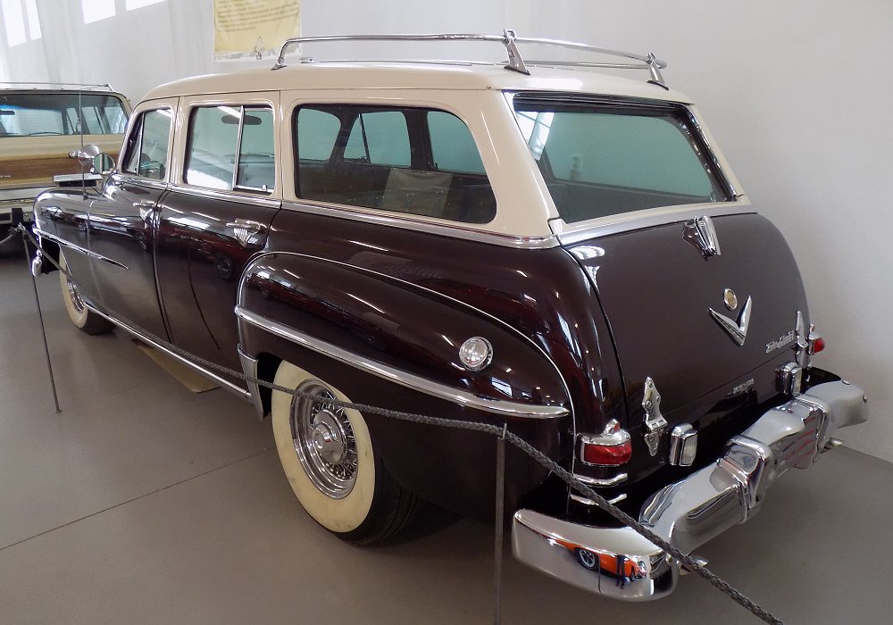 Chrysler New Yorker Town and Country Wagon, 1953
