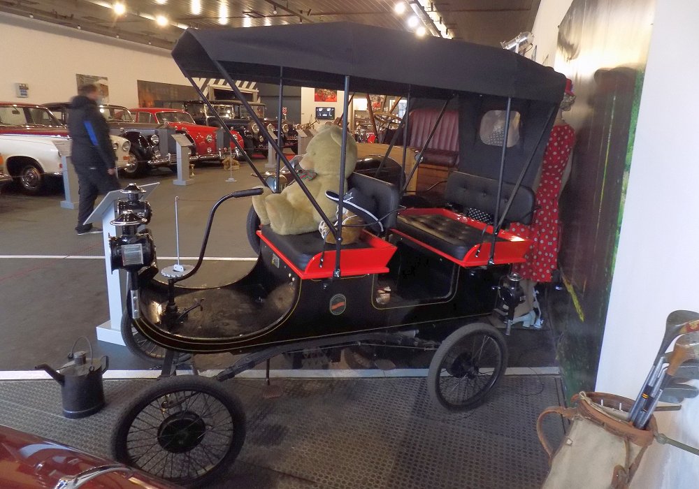 Horseless Carriage Oldsmobile Curved Dash Replica