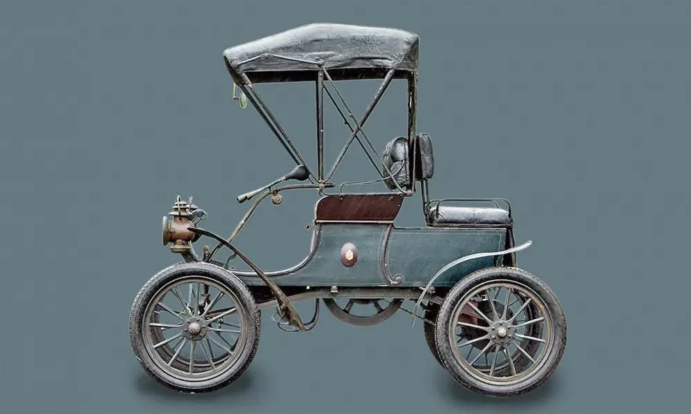Oldsmobile Model R Curved Dash Runabout, 1903