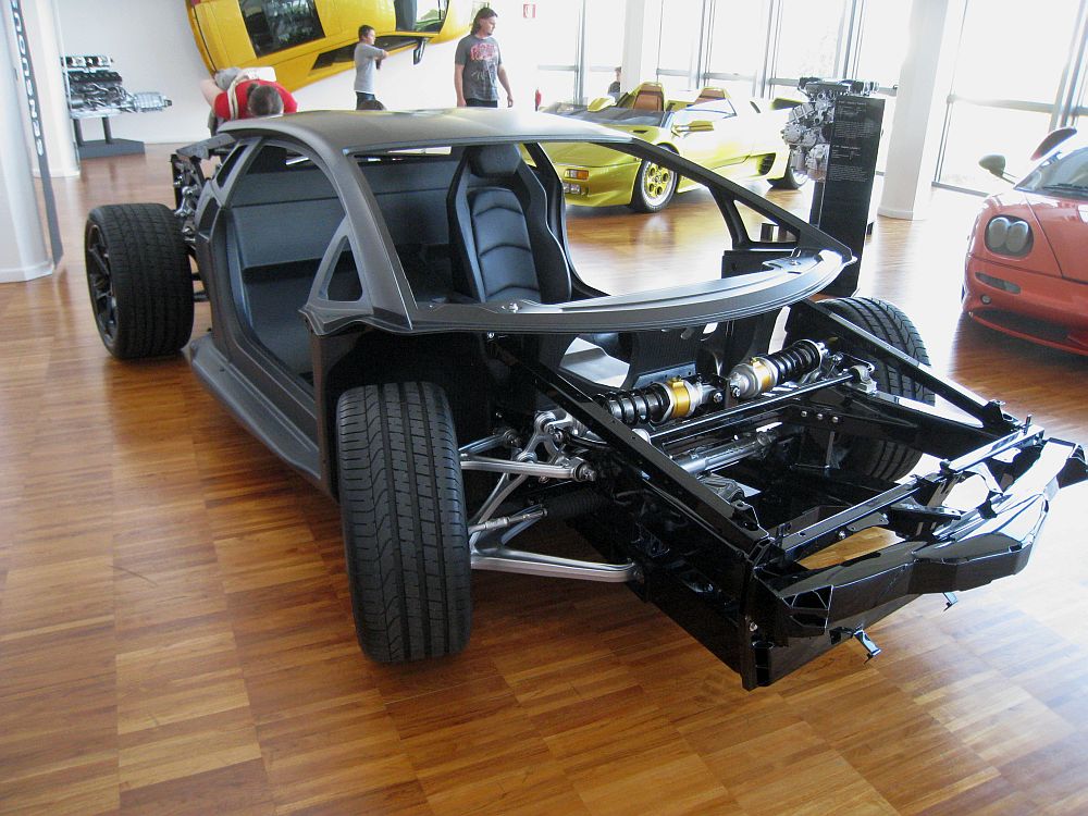 Lamborghini Aventador LP 700-4, 2011