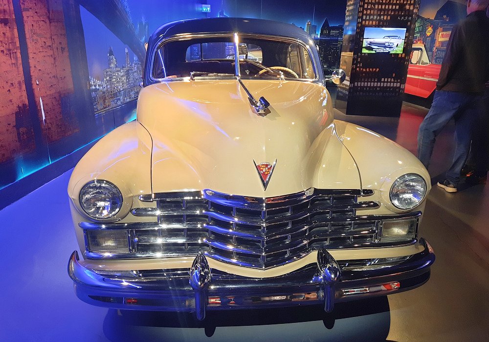 Cadillac Series 62 Touring Sedan, 1947