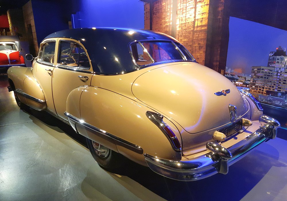 Cadillac Series 62 Touring Sedan, 1947