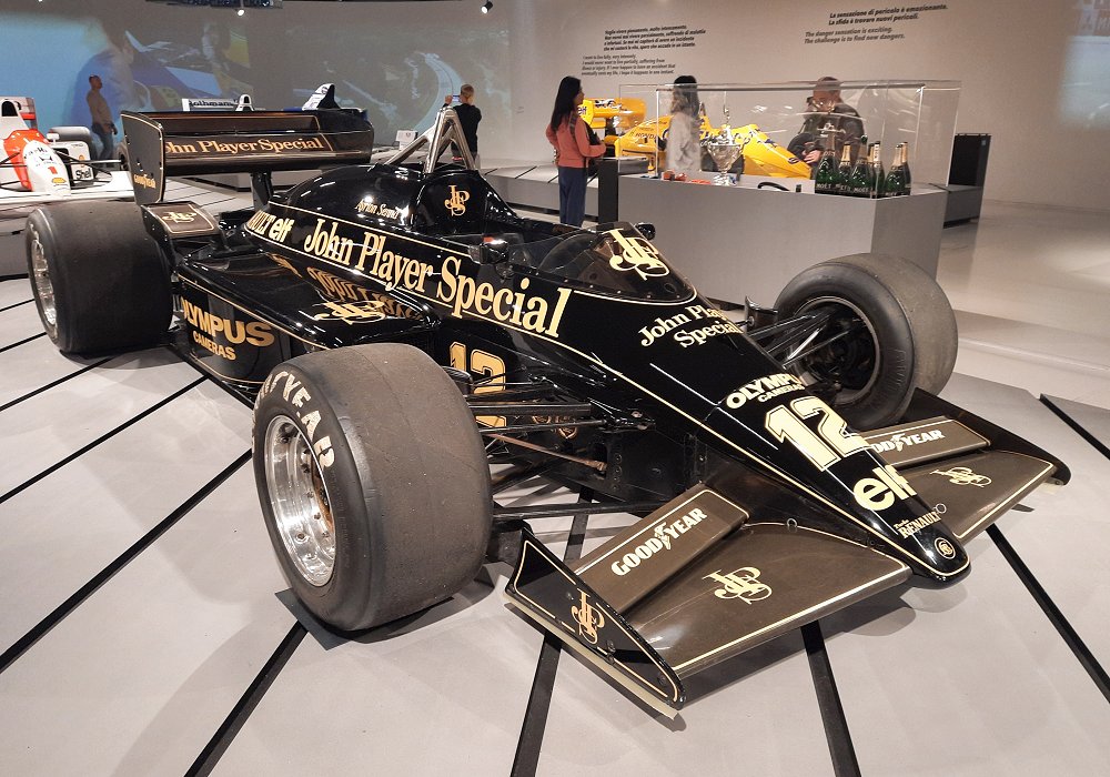 Lotus 97T/2 JPS Renault F1, 1985