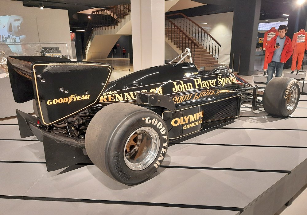 Lotus 97T/2 JPS Renault F1, 1985