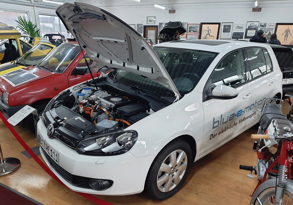 Volkswagen Golf Blue-e-Motion, 2011