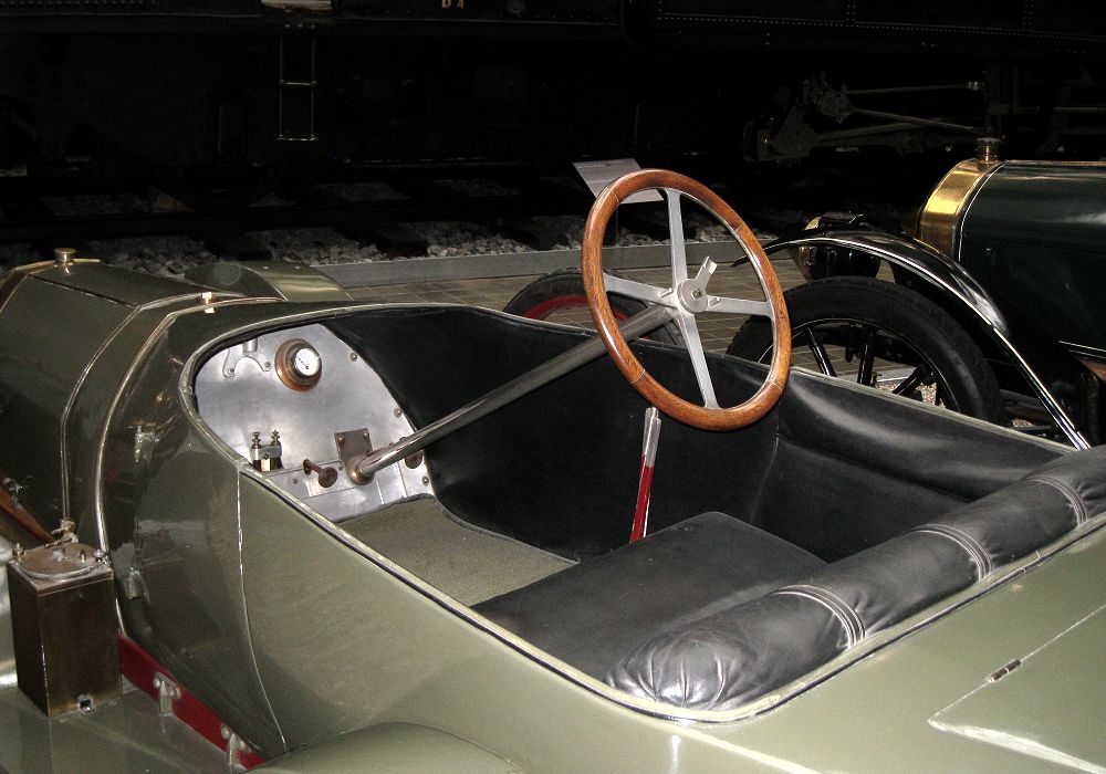 Bugatti 13