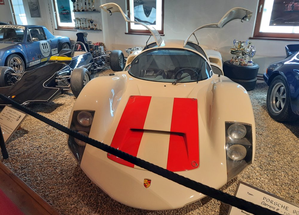 Porsche 906 Carrera 6