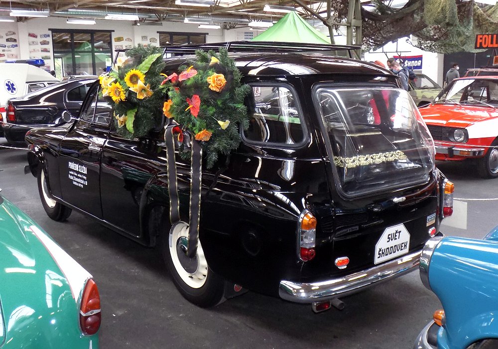 Škoda 1202 Pohřební