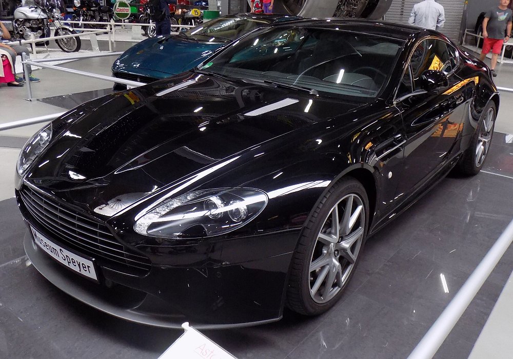 Aston Martin V8 Vantage Coupe, 2012