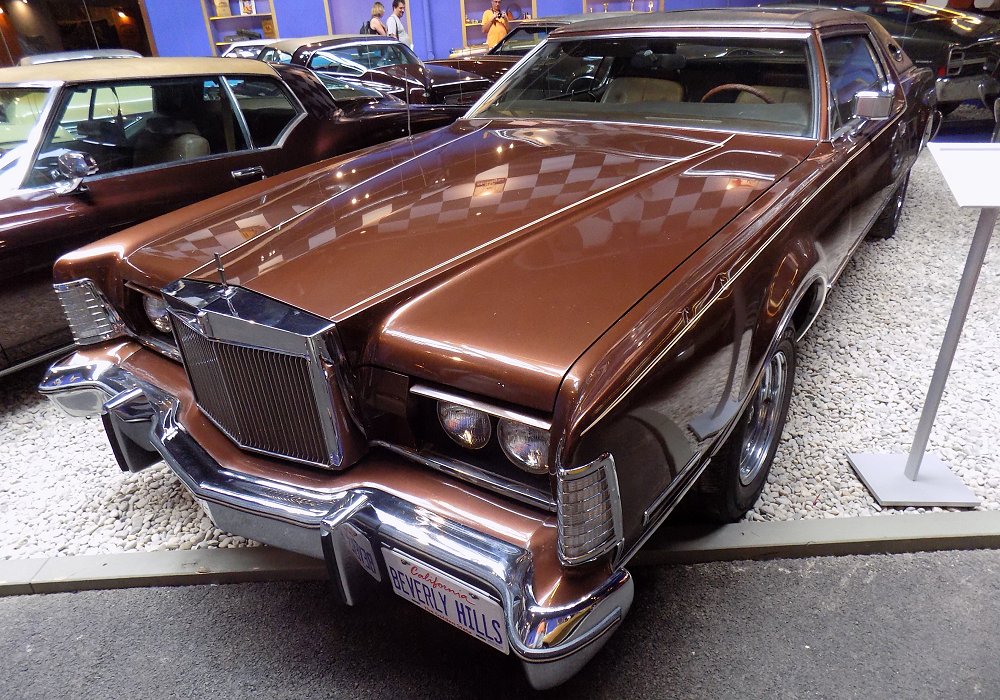 Lincoln Continental Mark IV, 1975