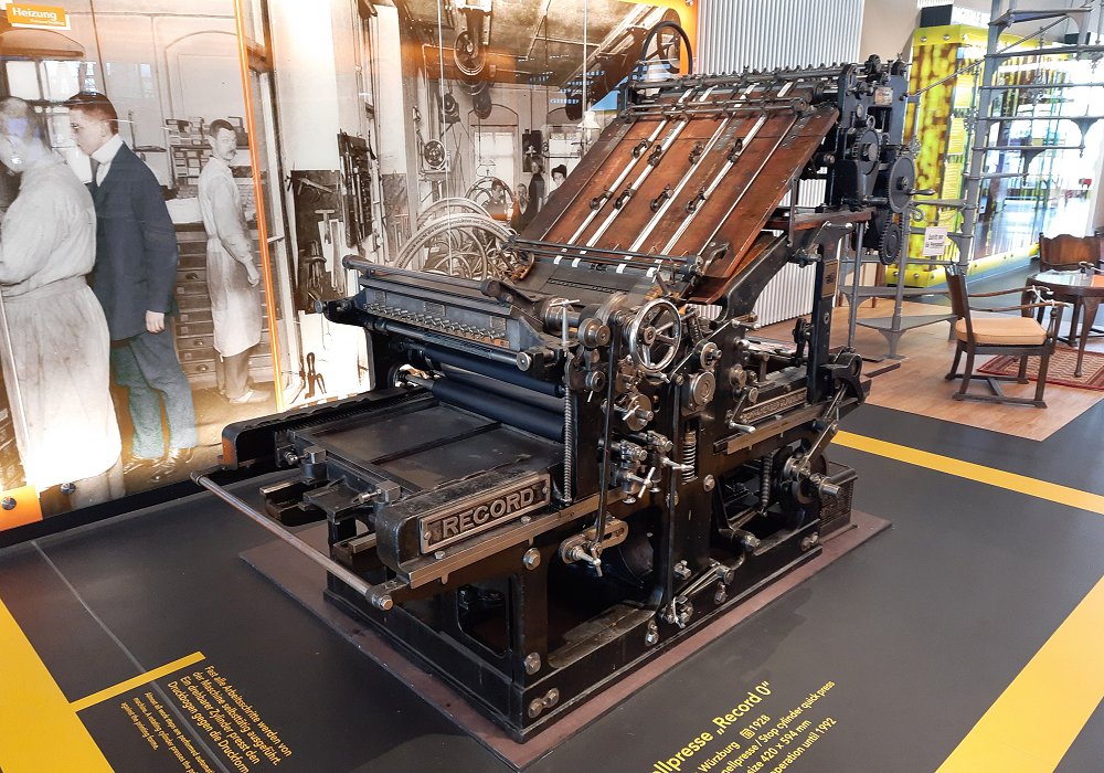 Tiskařský stroj