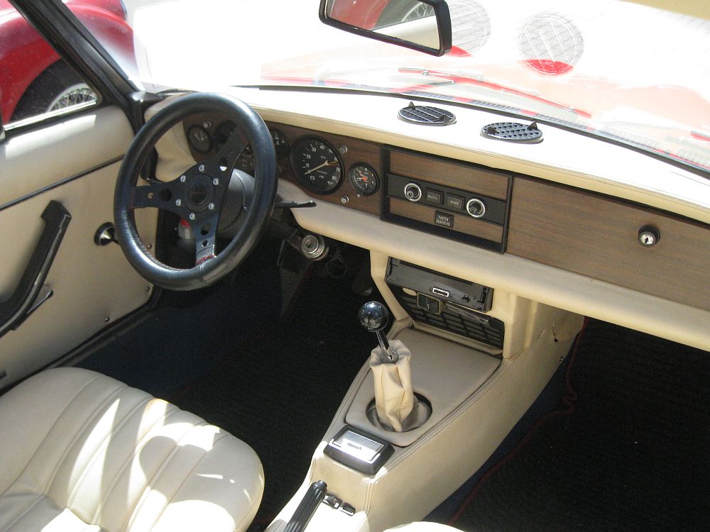 Fiat 124 Sport Spider 1800, 1976