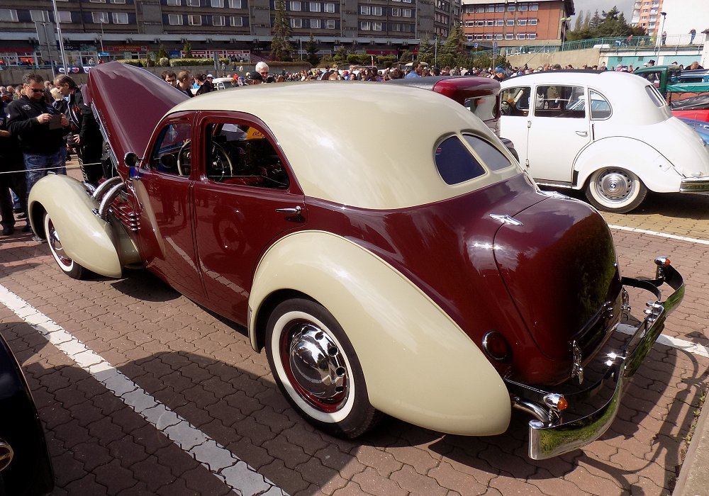 Cord 812 Special, 1937