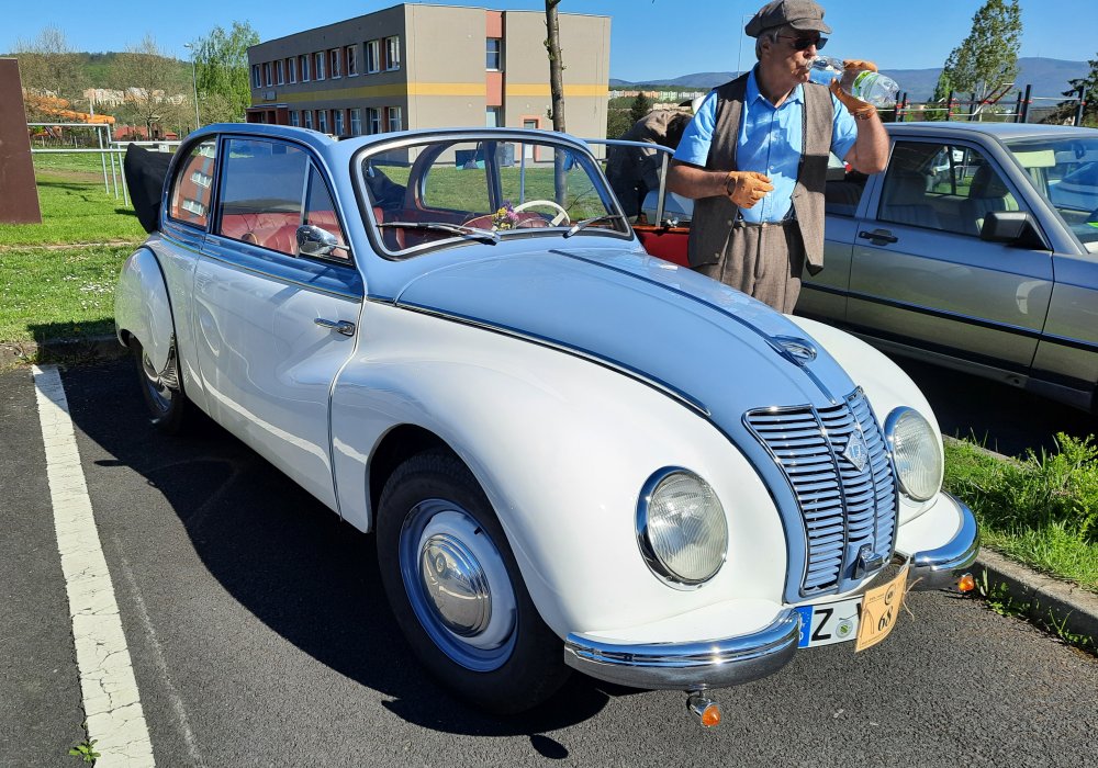 IFA F9 Cabrio-Limousine