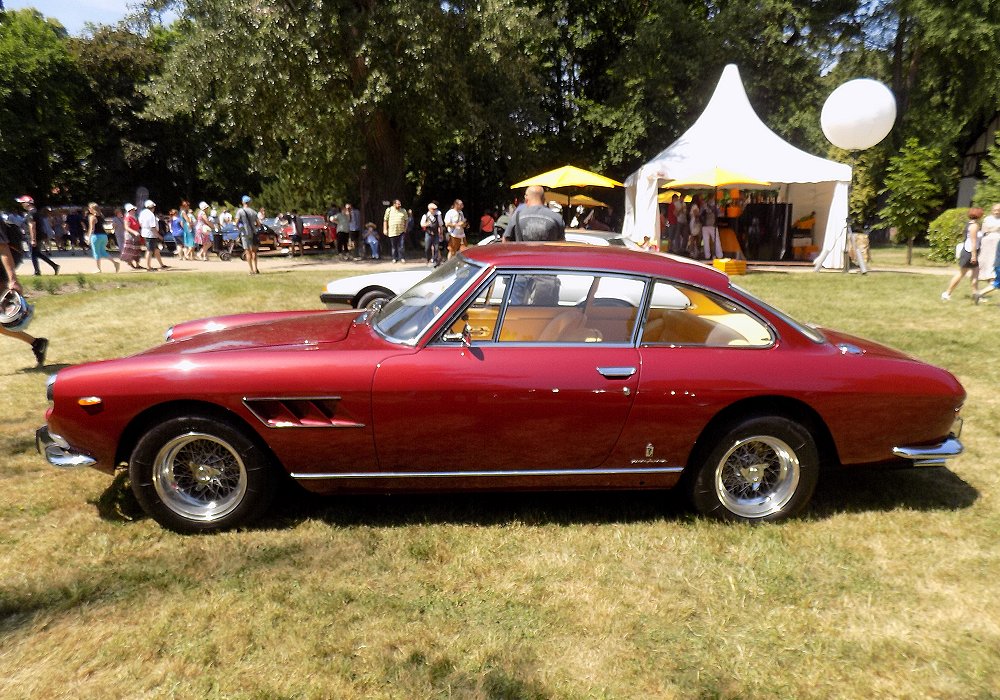 Ferrari 330 GT 2+2 Series 2, 1966