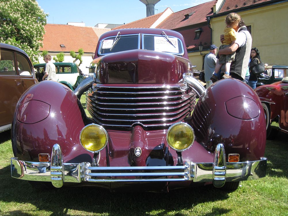 Cord 812 Sedan, 1937