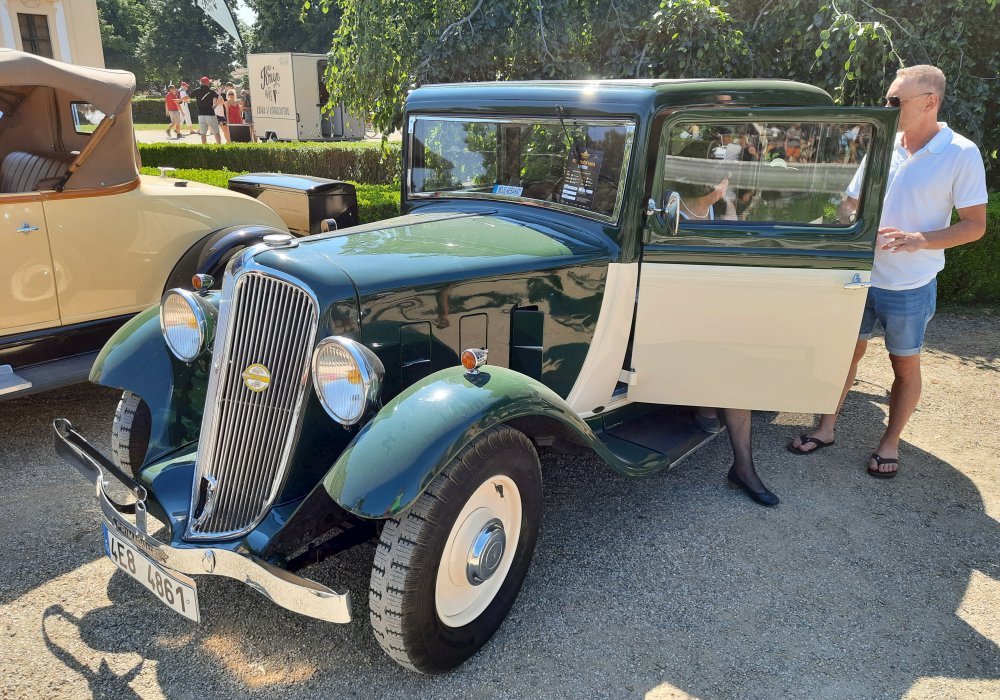 Renault Primaquatre KZ18