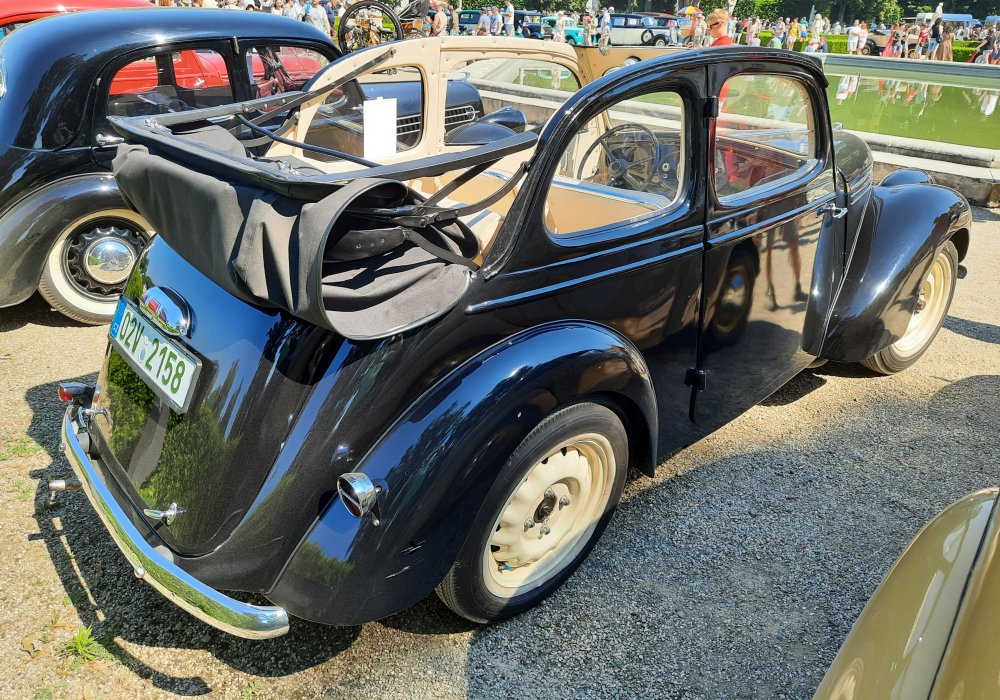 koda Popular 1100 OHV Tudor Cabriolet, 1939