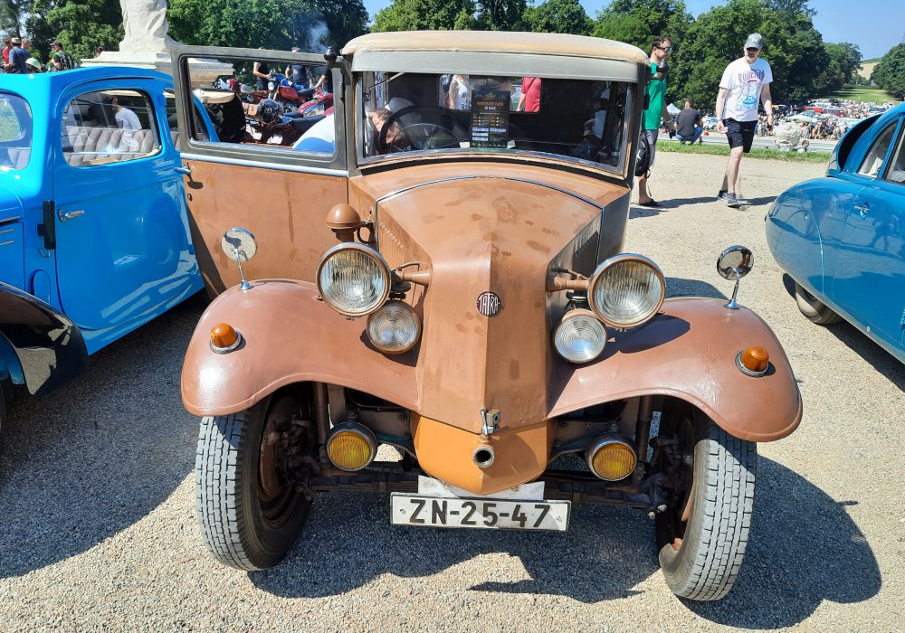 Tatra 54