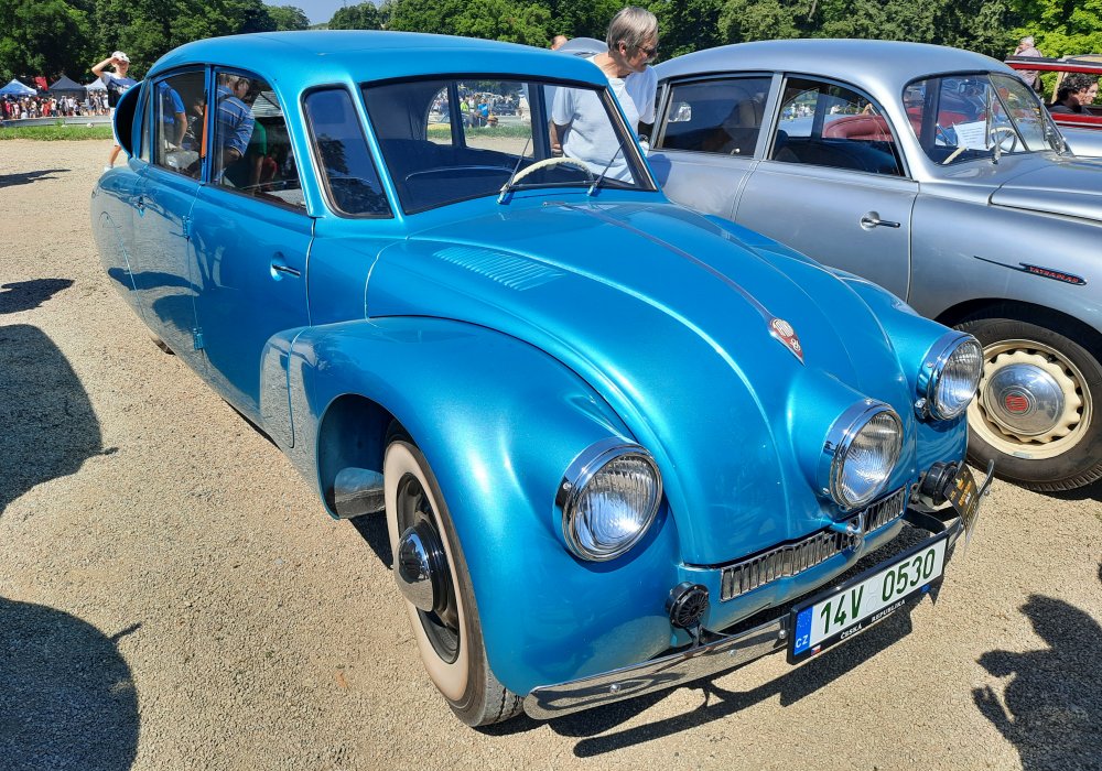Tatra 87