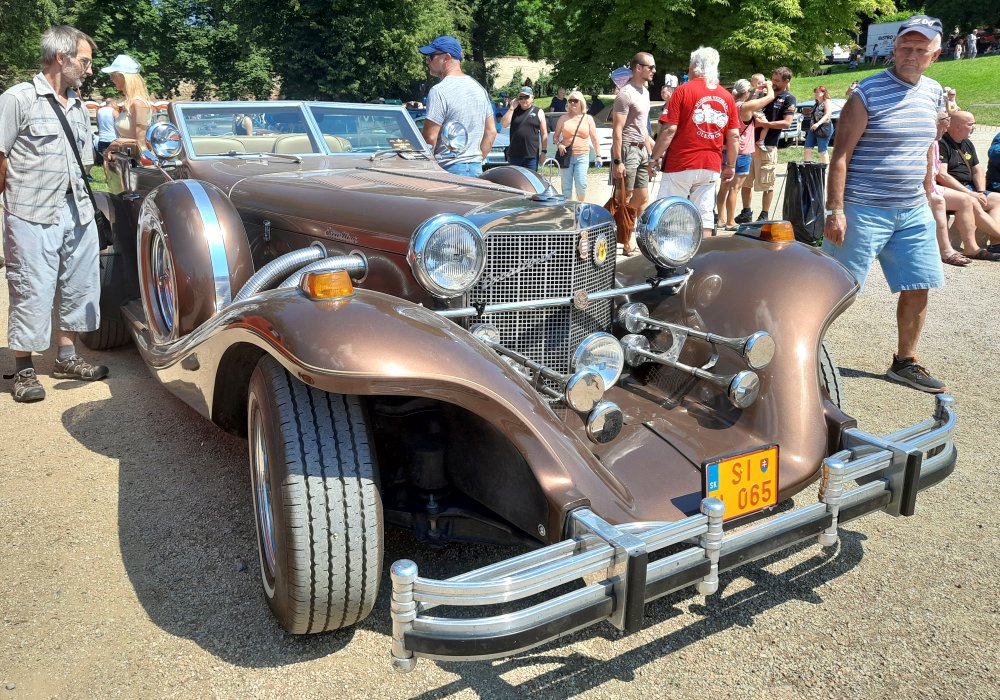 Excalibur Roadster Series IV