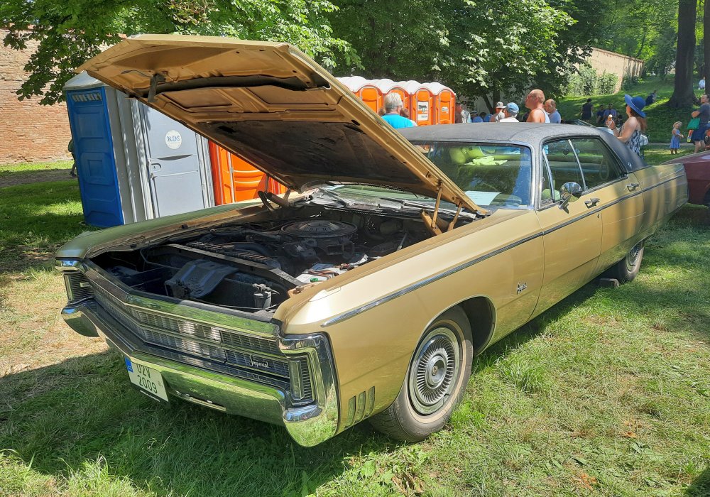 Imperial Le Baron Four Door Hardtop, 1969